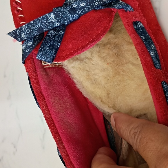 UGG RED SLIPPERS FOR WOMEN - Picture 8 of 11